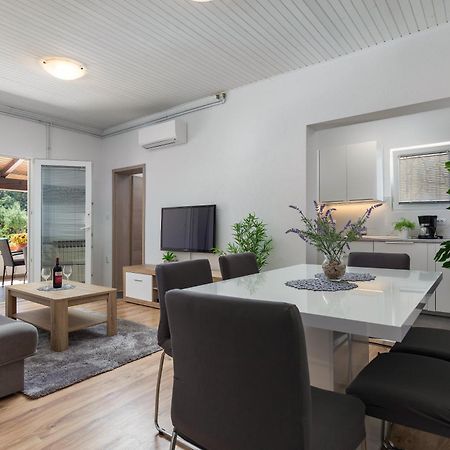 Apartments Elita Ρόβινι Εξωτερικό φωτογραφία